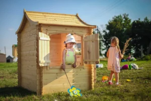 Kinderholzhaus M550 105x130x152cm
