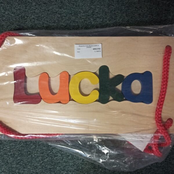 Cubs Holzschaukelsitz mit dem Namen LUCKA .